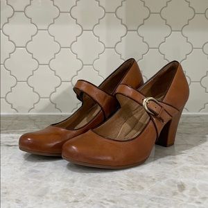 Sofft Miranda leather Mary Jane bucke strap pumps